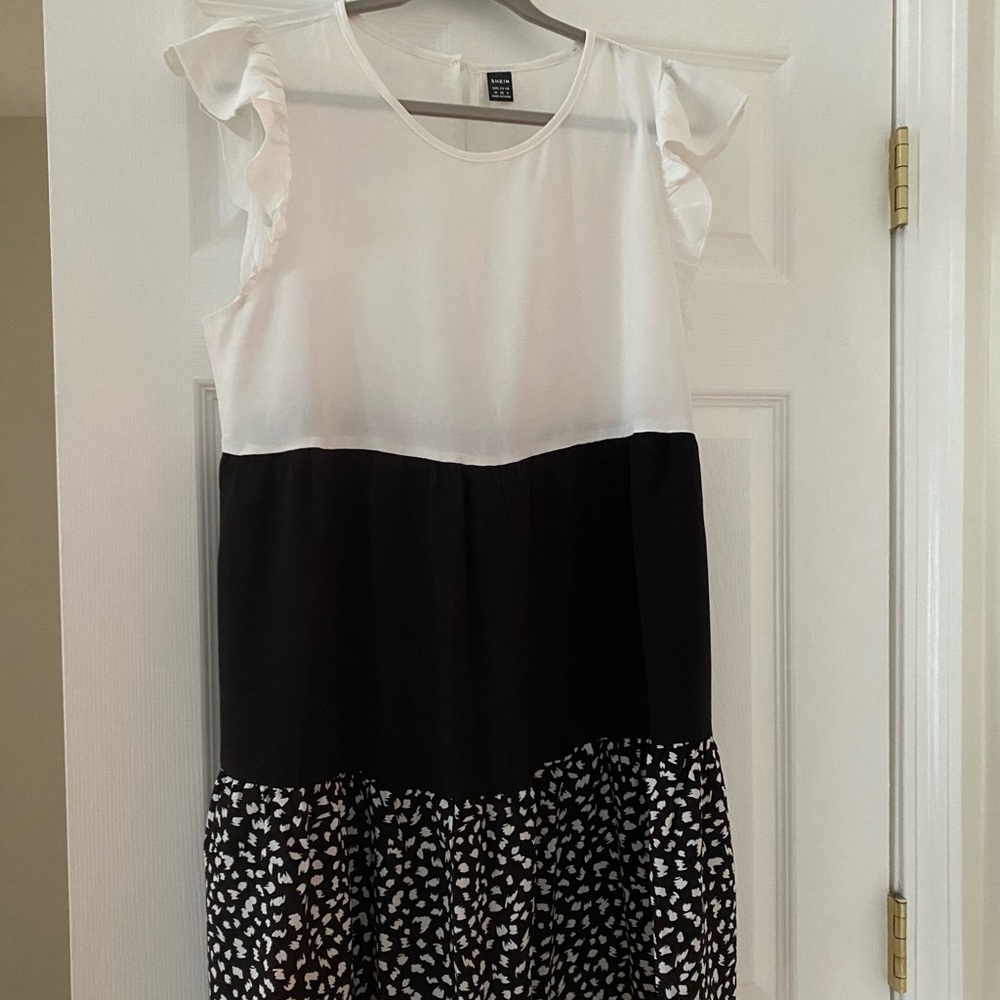 Maternity black and white dress